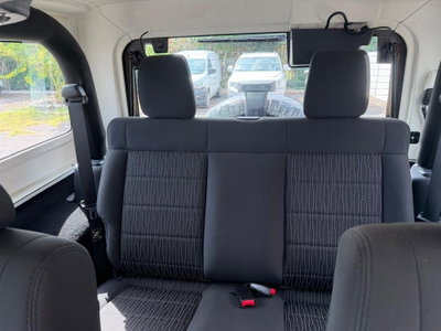 Jeep Wrangler 2.8 CRD DPF Sport (15)