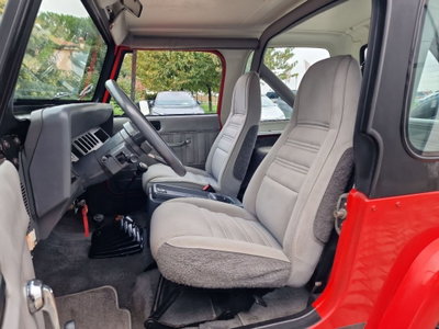 Jeep Wrangler 2.5 Laredo (14)