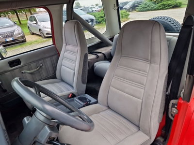 Jeep Wrangler 2.5 Laredo (15)