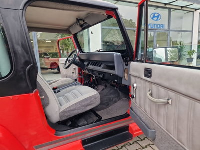 Jeep Wrangler 2.5 Laredo (19)