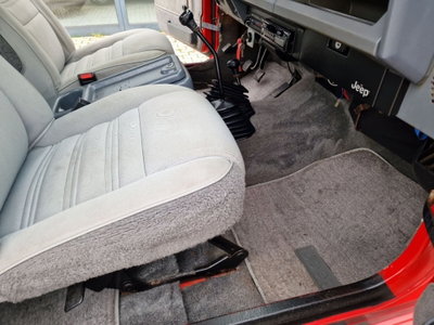 Jeep Wrangler 2.5 Laredo (20)