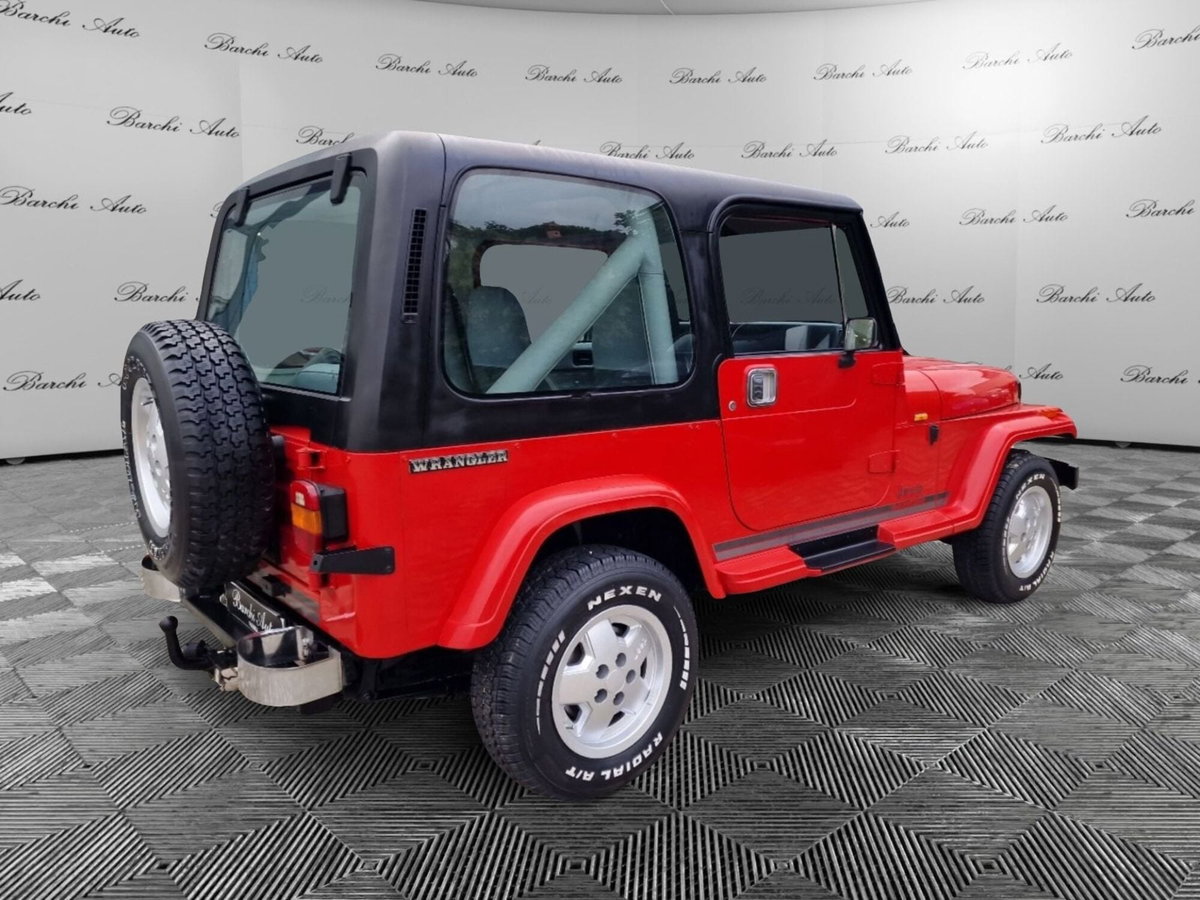 Jeep Wrangler 2.5 Laredo (6)