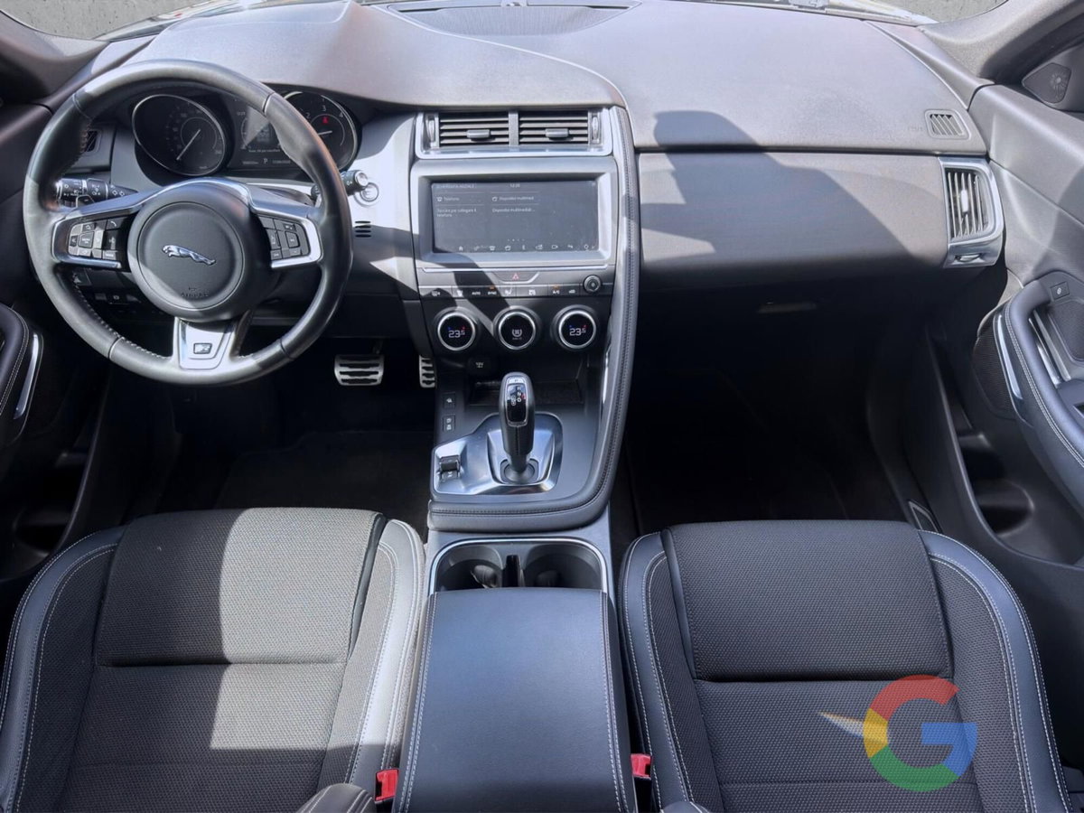 Jaguar E-Pace 2.0D 150 CV AWD R-Dynamic (10)