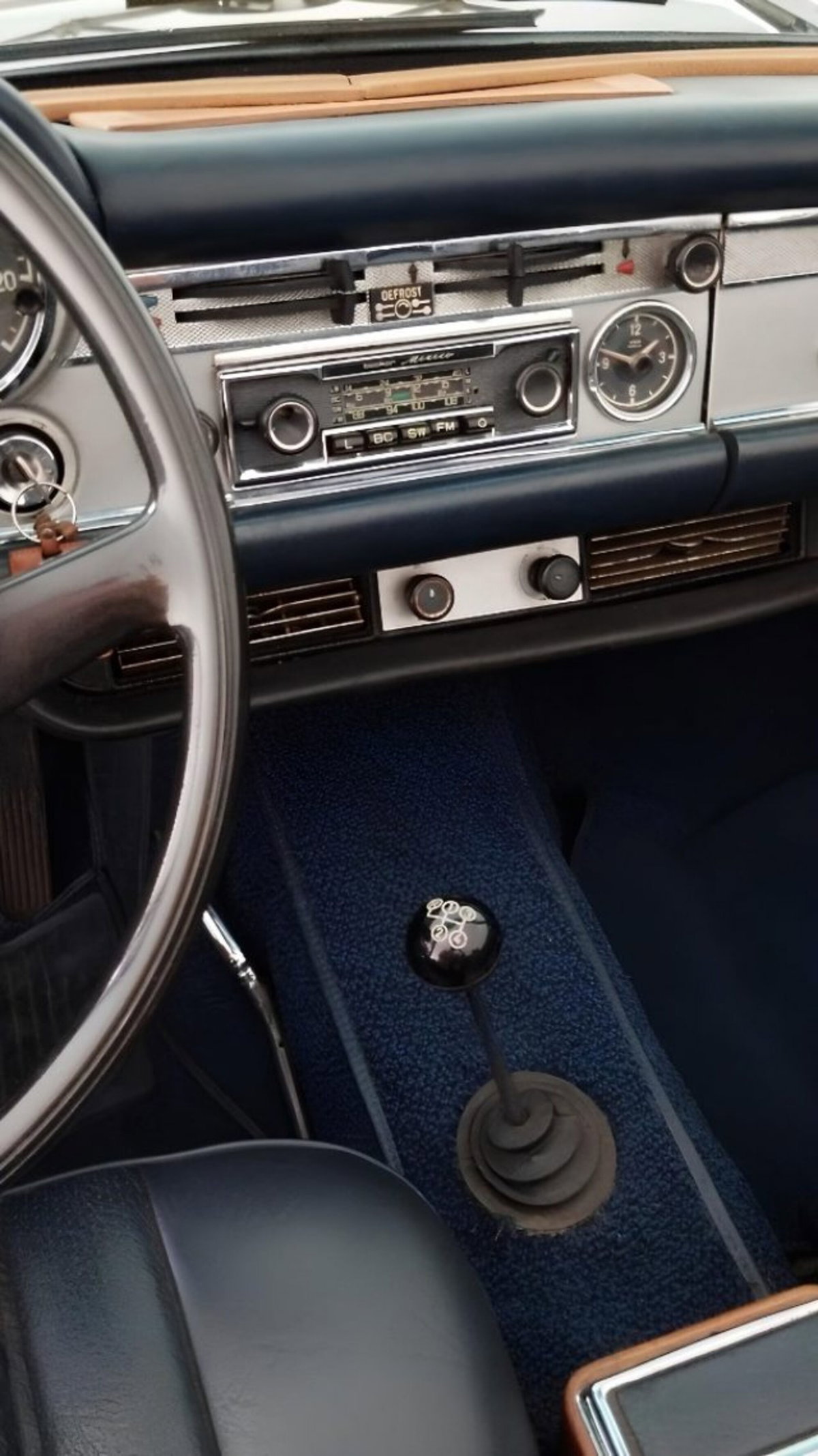 Mercedes-Benz 280 Cabrio 280 SL Roadster (10)