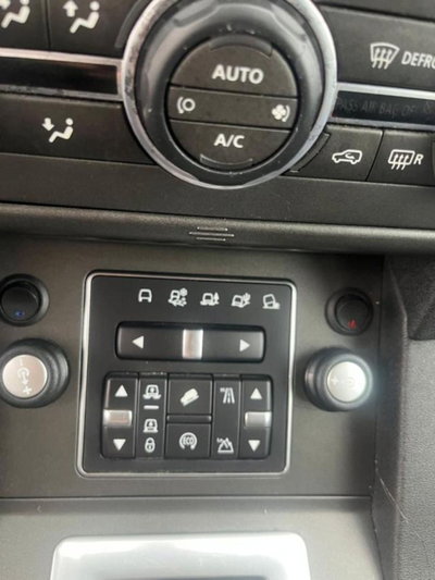 Land Rover Discovery 4 3.0 SDV6 XXV Anniversary Limited Edition (10)