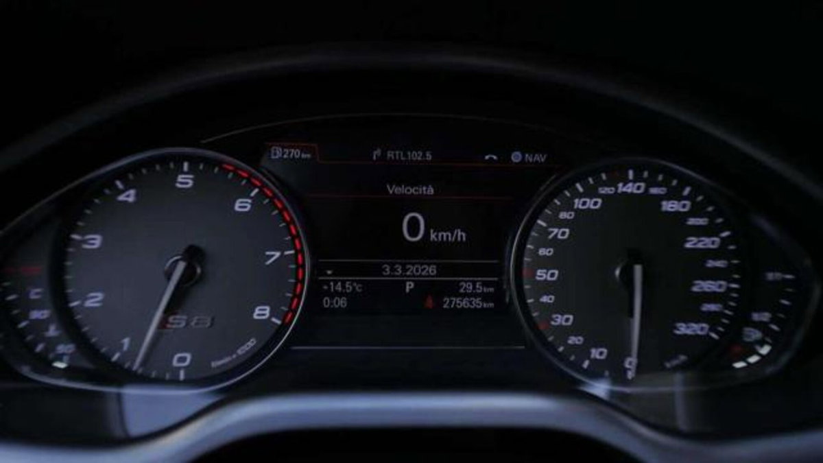Audi S8 4.0 TFSI quattro tiptronic (15)