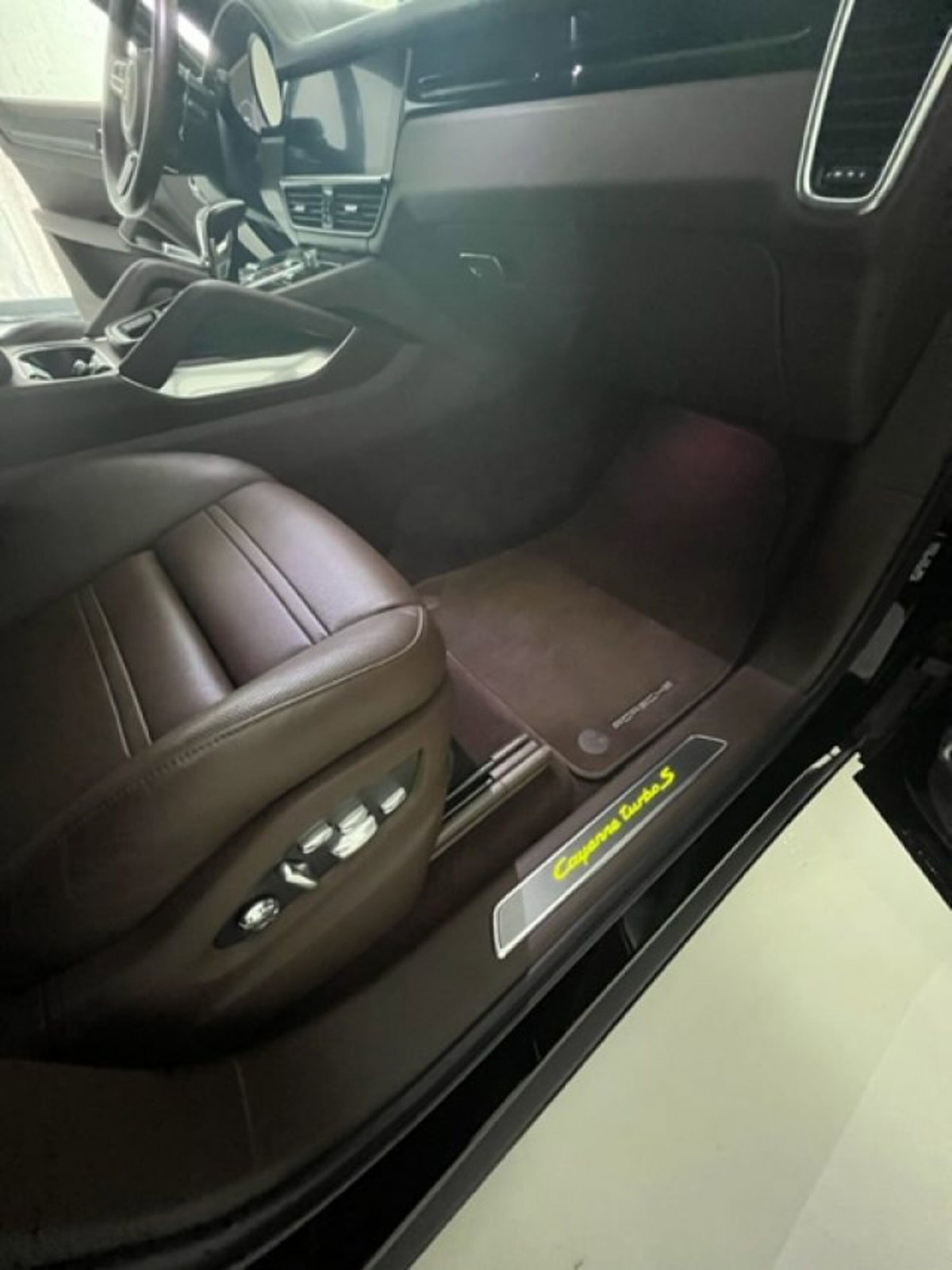 Porsche Cayenne Coupé 4.0 V8 Turbo (15)