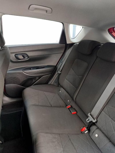 Hyundai Bayon 1.0 t-gdi 48V Xclass 100cv dct (13)
