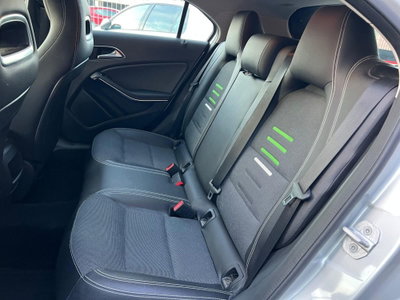 Mercedes-Benz Classe A 160 d Premium (11)