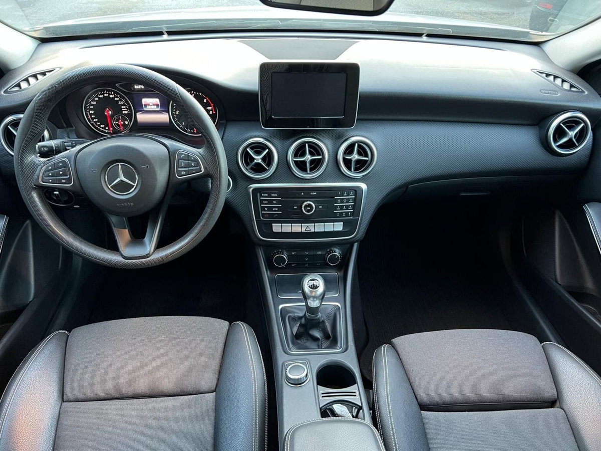 Mercedes-Benz Classe A 160 d Premium (4)