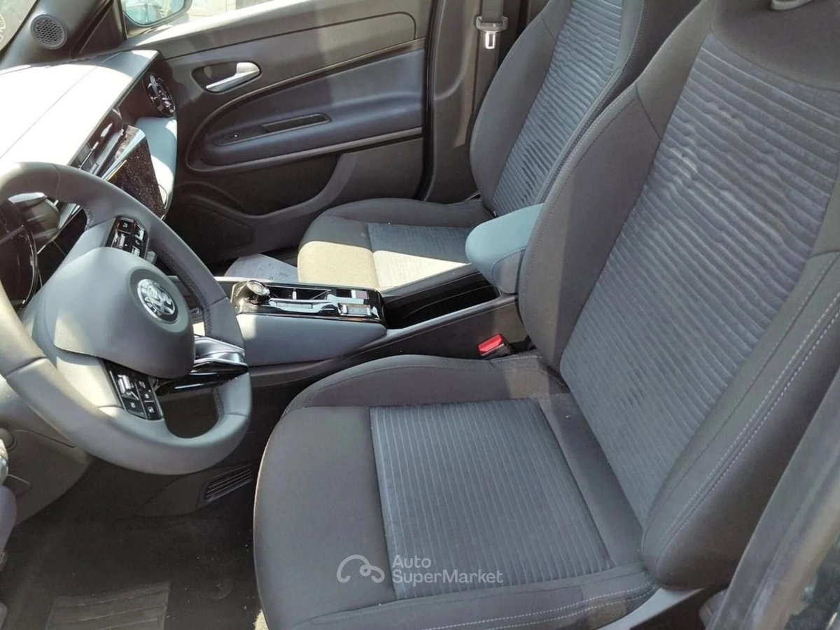 Alfa Romeo Junior 1.2 ibrida Speciale 145cv edct6 (8)