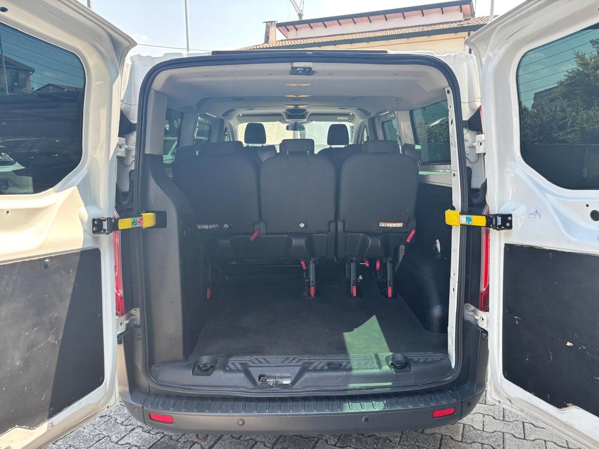 Ford Transit Custom Furgone 310 2.0 TDCi 130 PL Combi Entry (8)