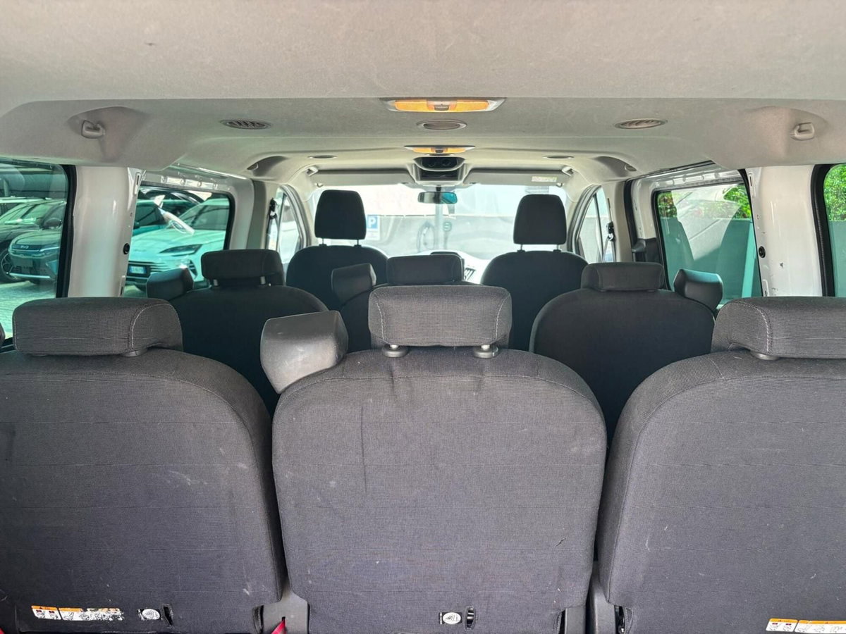 Ford Transit Custom Furgone 310 2.0 TDCi 130 PL Combi Entry (9)
