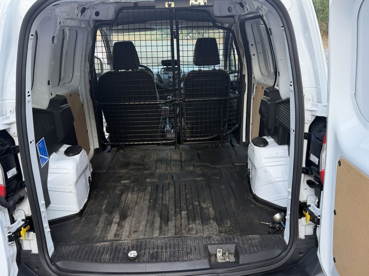 Ford Transit Courier 1.5 TDCi 75CV  Entry (11)