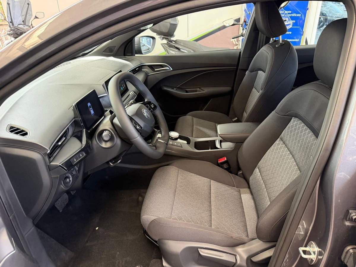 Mg MG3 1.5 hybrid+ Standard auto (8)