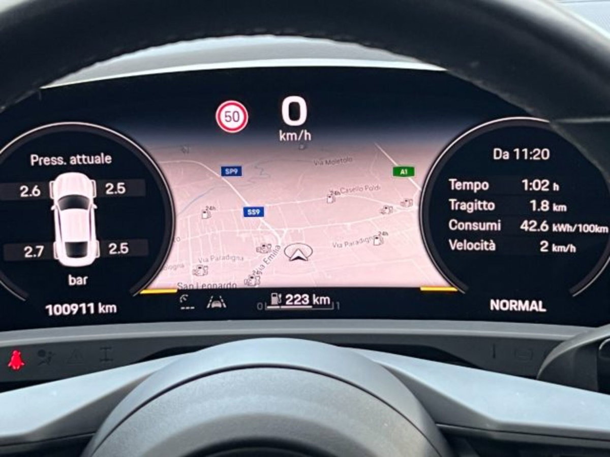 Porsche Taycan 4S (10)