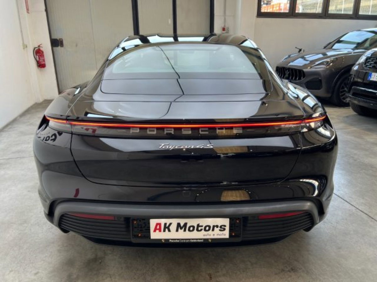 Porsche Taycan 4S (18)
