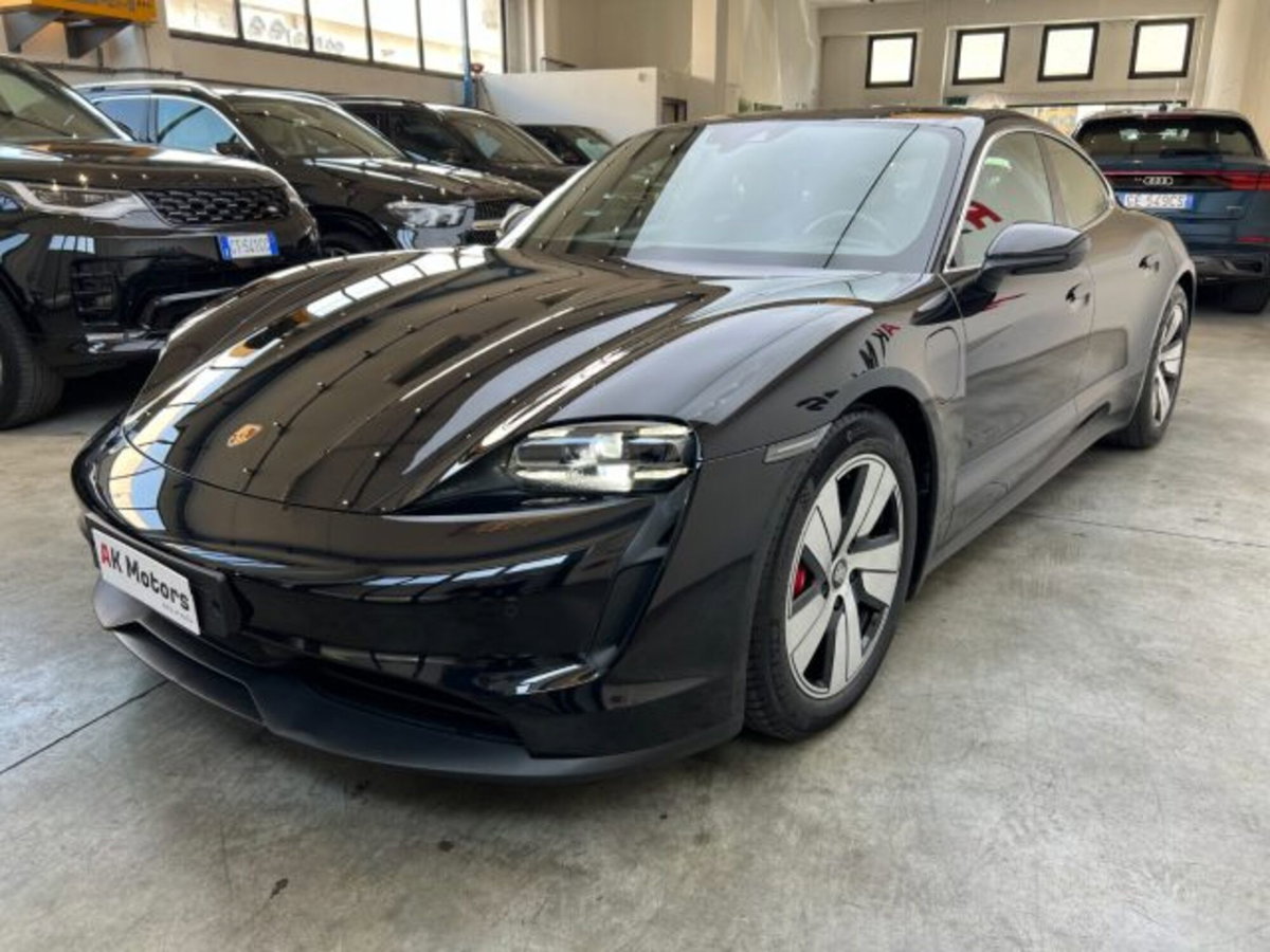 Porsche Taycan 4S (2)