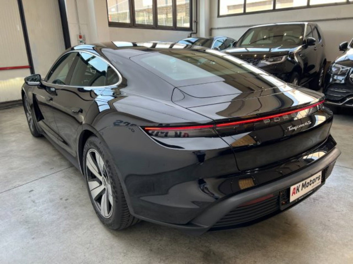 Porsche Taycan 4S (3)