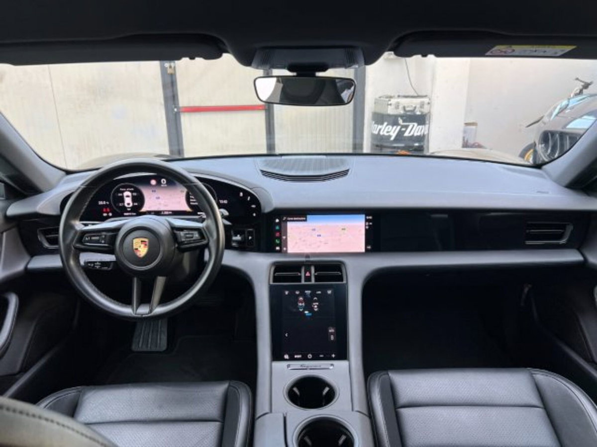 Porsche Taycan 4S (5)