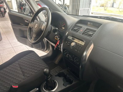 Suzuki SX4 16V Special (11)