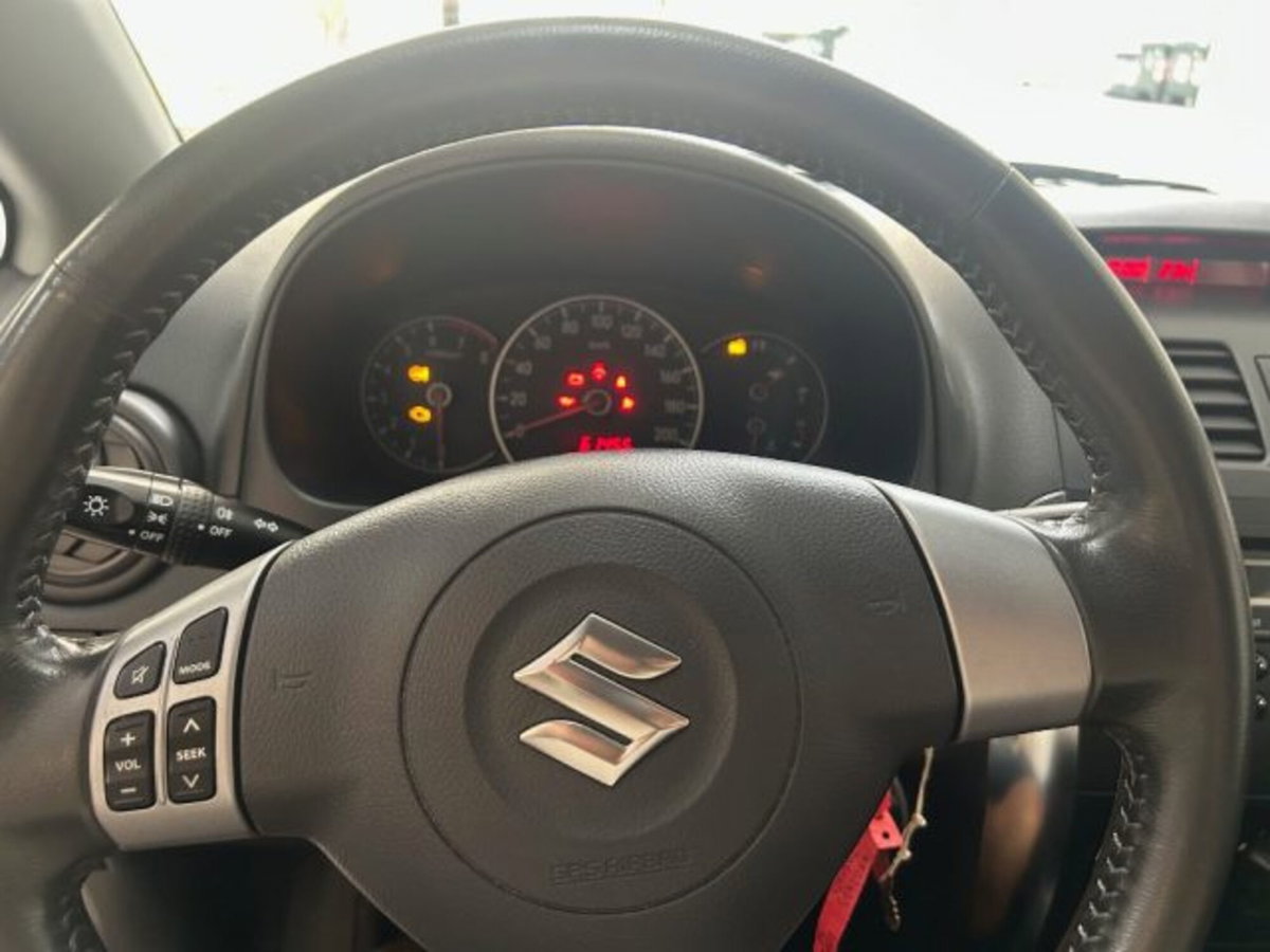 Suzuki SX4 16V Special (13)
