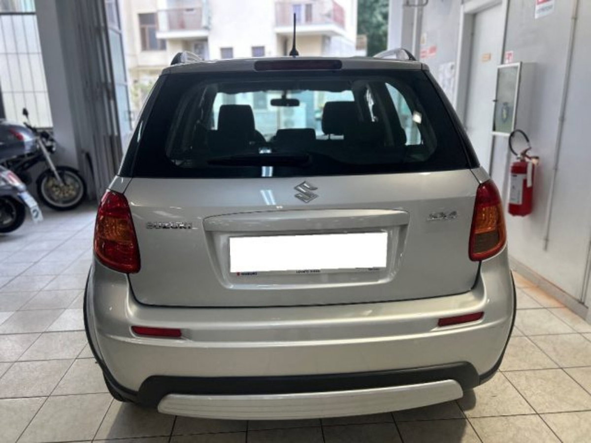 Suzuki SX4 16V Special (5)