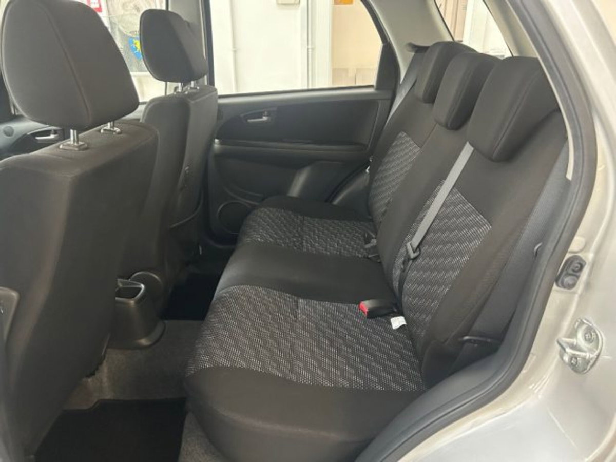 Suzuki SX4 16V Special (8)