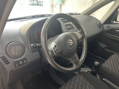 Suzuki SX4 16V Special (9)