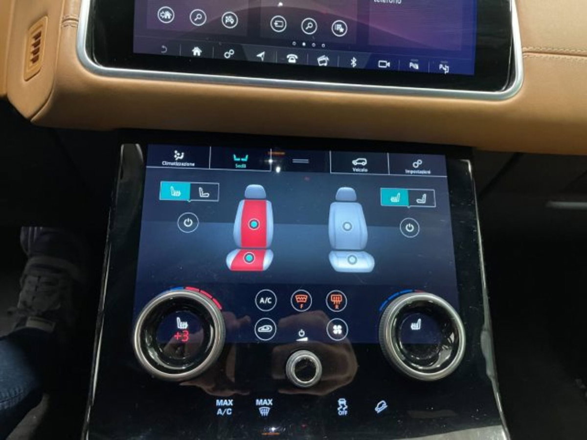 Land Rover Range Rover Velar 3.0D V6 275 CV R-Dynamic SE (14)