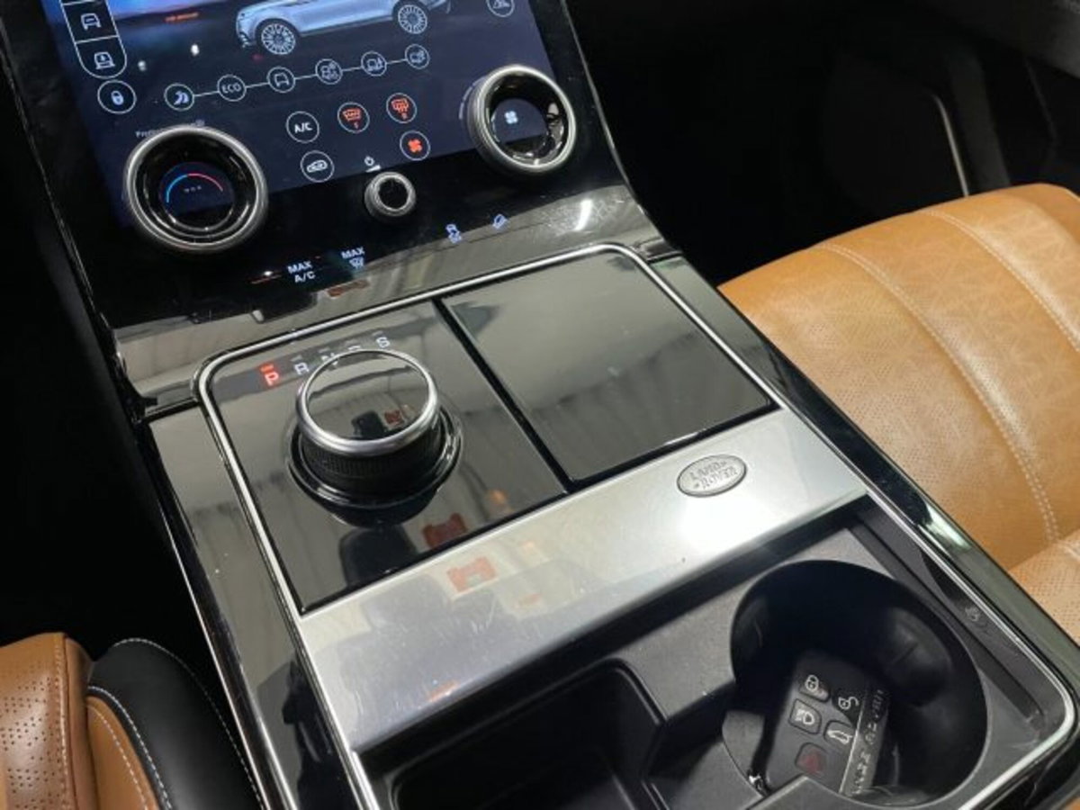 Land Rover Range Rover Velar 3.0D V6 275 CV R-Dynamic SE (16)