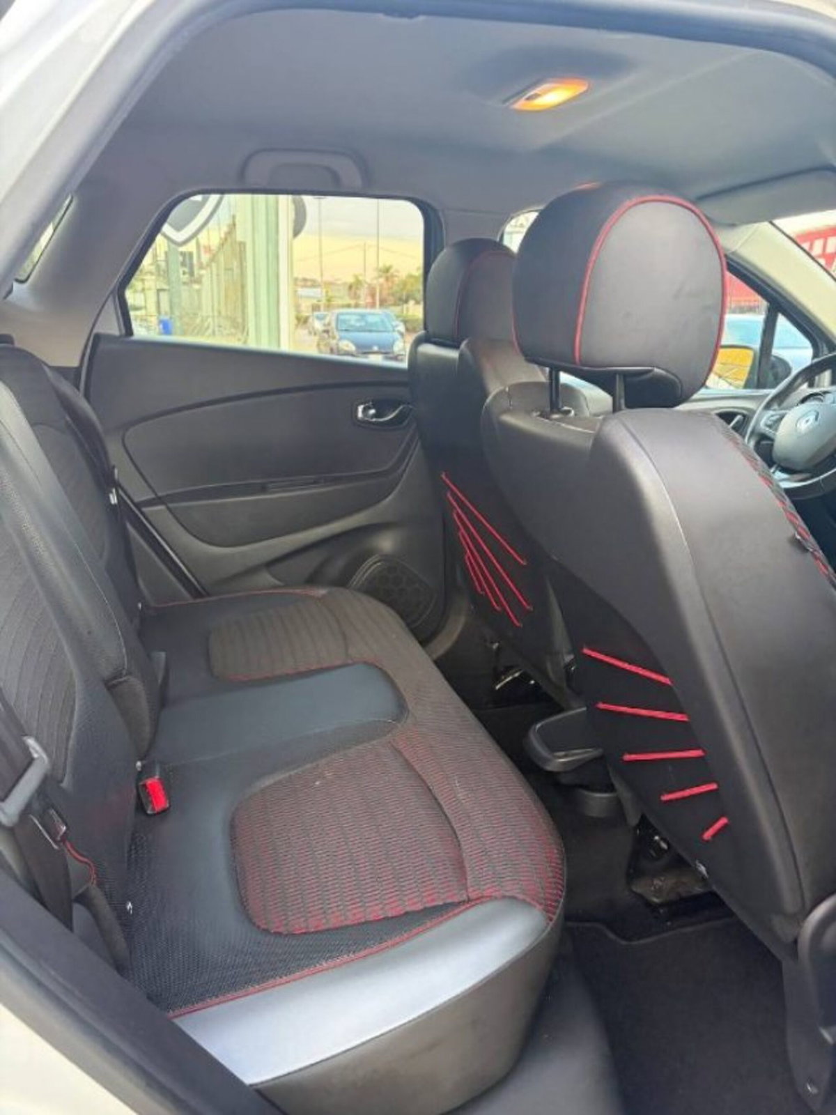 Renault Captur dCi 8V 90 CV Start&Stop Energy Hypnotic (17)