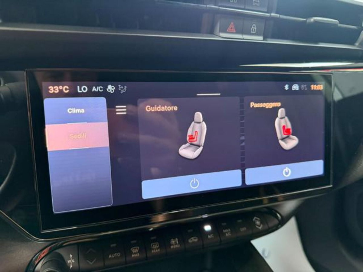Alfa Romeo Junior 1.2 ibrida Q4 Intensa 145cv edct6 (18)