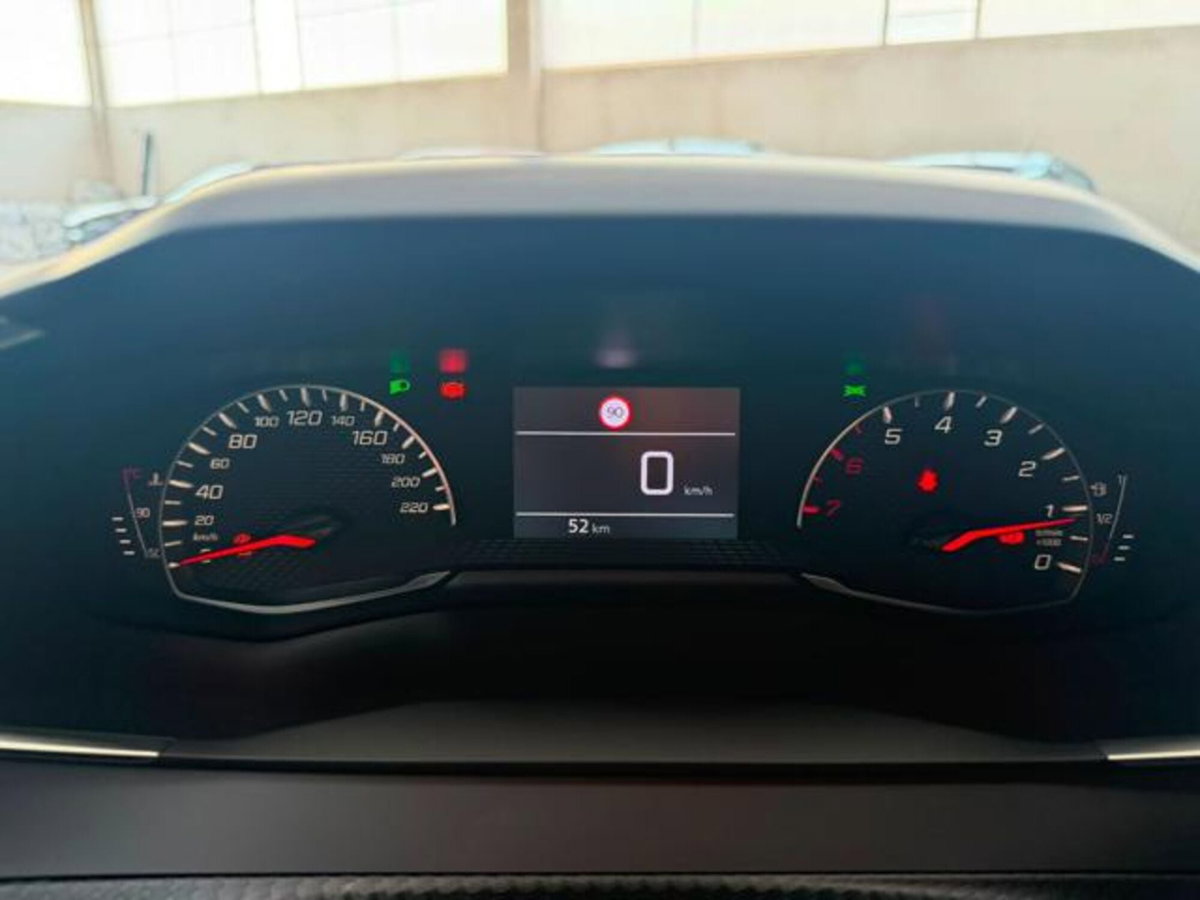 Peugeot 2008 1.2 puretech Style s&s 100cv (10)