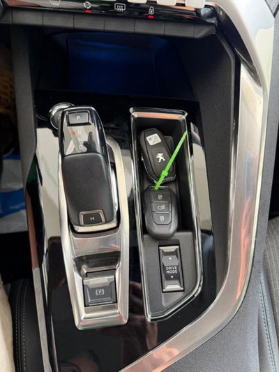 Peugeot 3008 BlueHDi 130 S&S EAT8 Allure Pack (8)