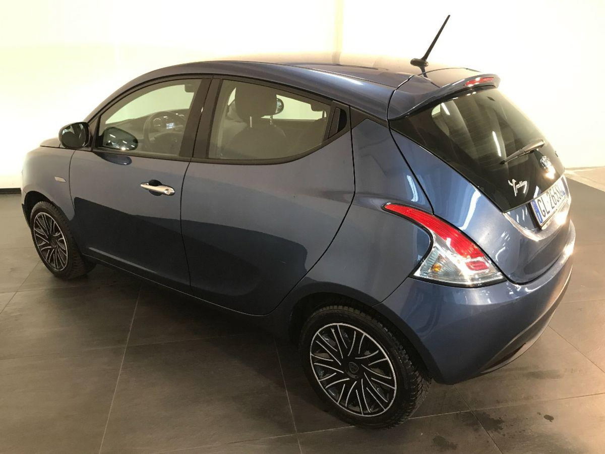 Lancia Ypsilon 1.0 FireFly 5 porte S&S Hybrid Gold Plus (5)