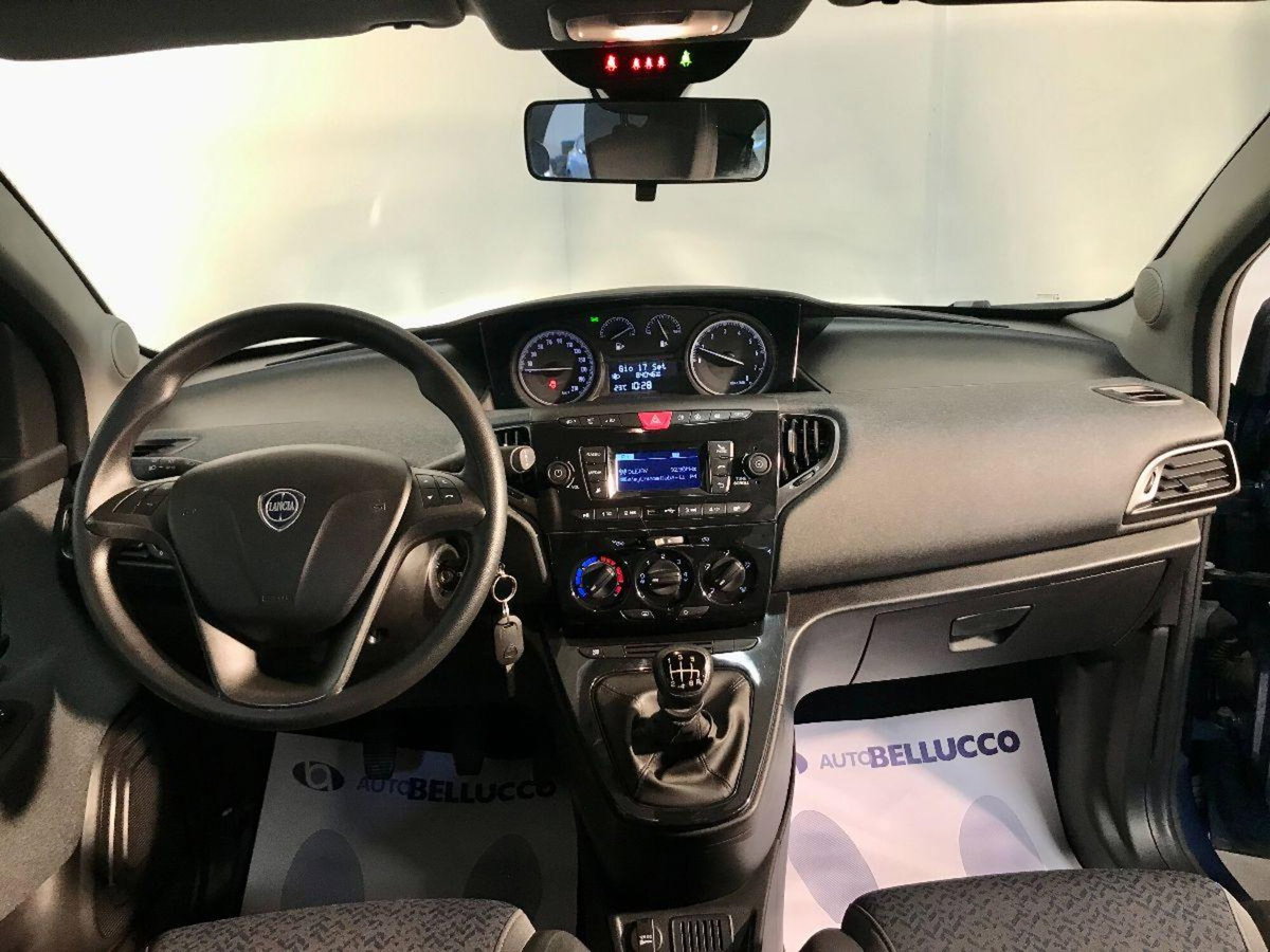 Lancia Ypsilon 1.0 FireFly 5 porte S&S Hybrid Gold Plus (6)