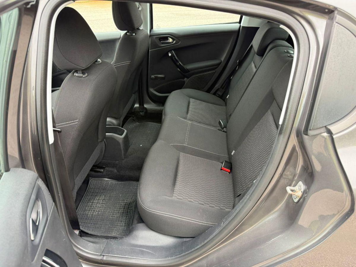 Peugeot 208 BlueHDi 100 Stop&Start 5 porte Active (12)