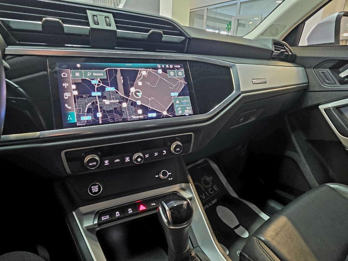 Audi Q3 35 TDI quattro S tronic Business (12)