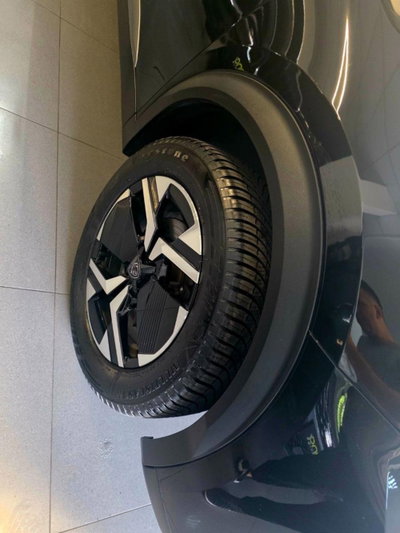 Peugeot 2008 BlueHDi 130 S&S EAT8 Allure Pack (5)