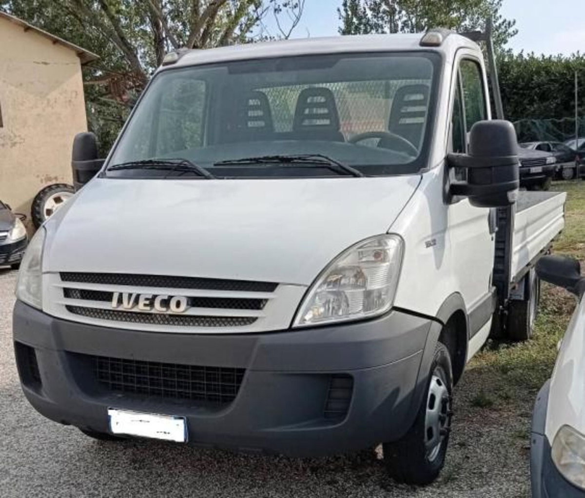 Iveco Daily Telaio 35C12 2.3 Hpi PC-RG Cabinato (2)
