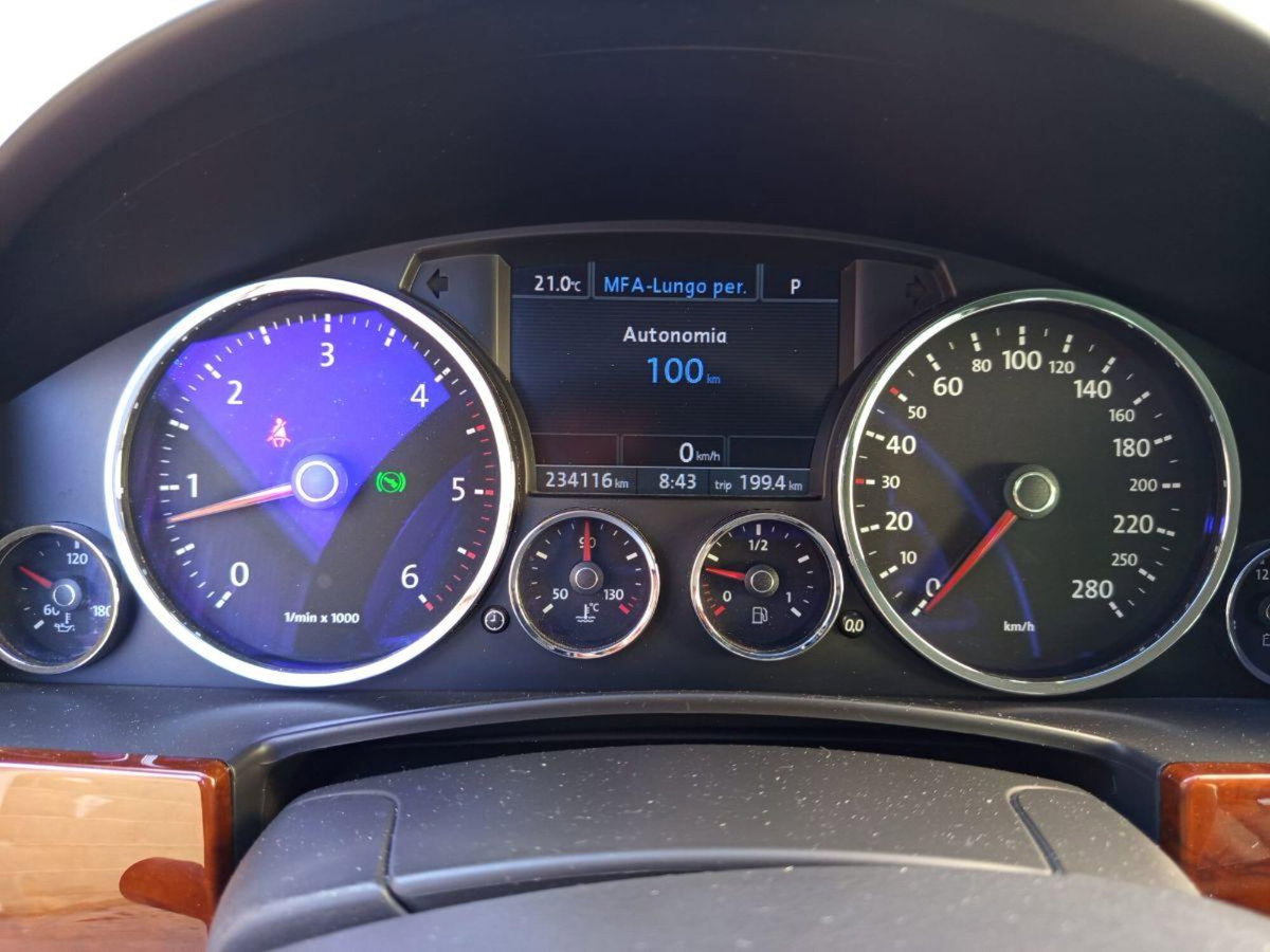 Volkswagen Touareg V6 TDI DPF tip. Executive (16)