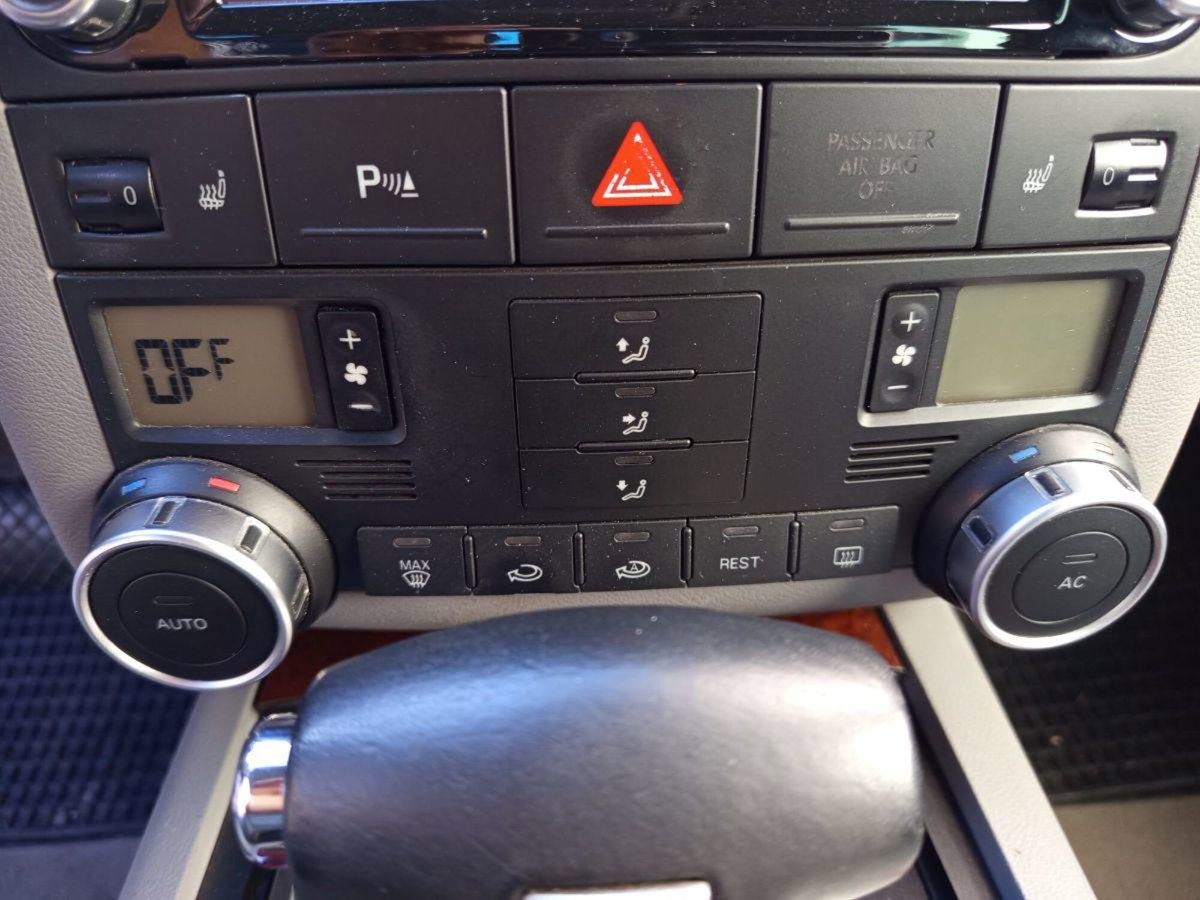 Volkswagen Touareg V6 TDI DPF tip. Executive (18)