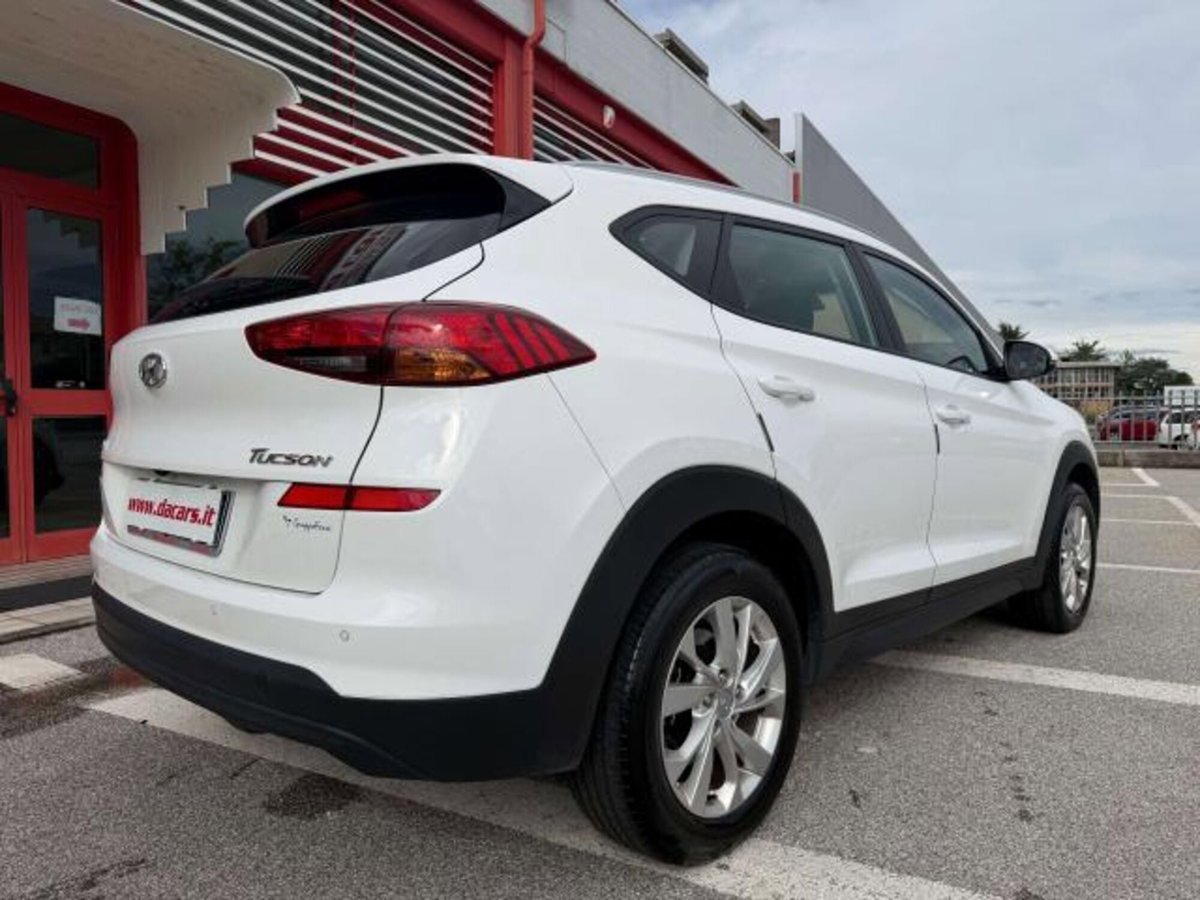 Hyundai Tucson 1.6 crdi Xtech 2wd (12)
