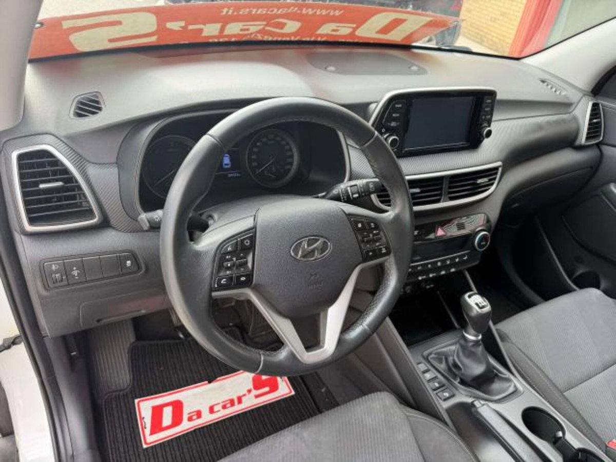 Hyundai Tucson 1.6 crdi Xtech 2wd (14)