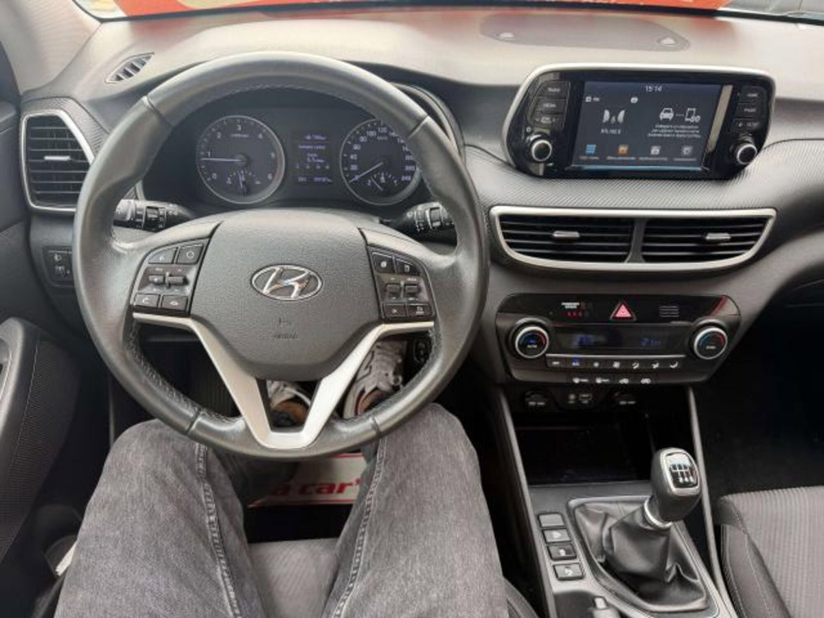 Hyundai Tucson 1.6 crdi Xtech 2wd (15)