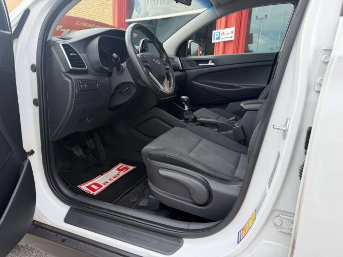 Hyundai Tucson 1.6 crdi Xtech 2wd (3)