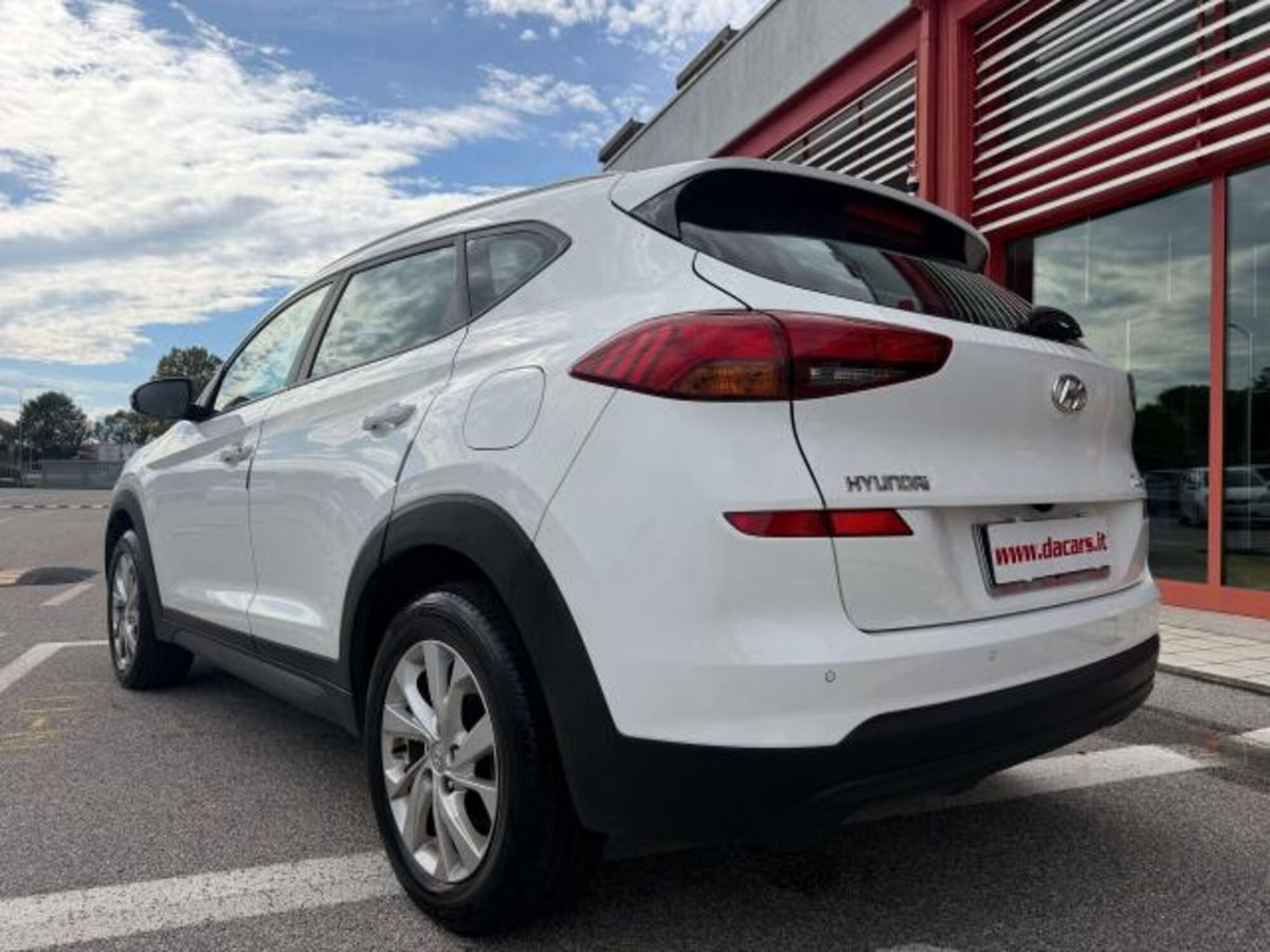 Hyundai Tucson 1.6 crdi Xtech 2wd (6)