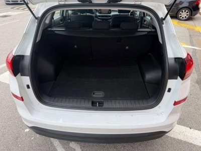 Hyundai Tucson 1.6 crdi Xtech 2wd (7)