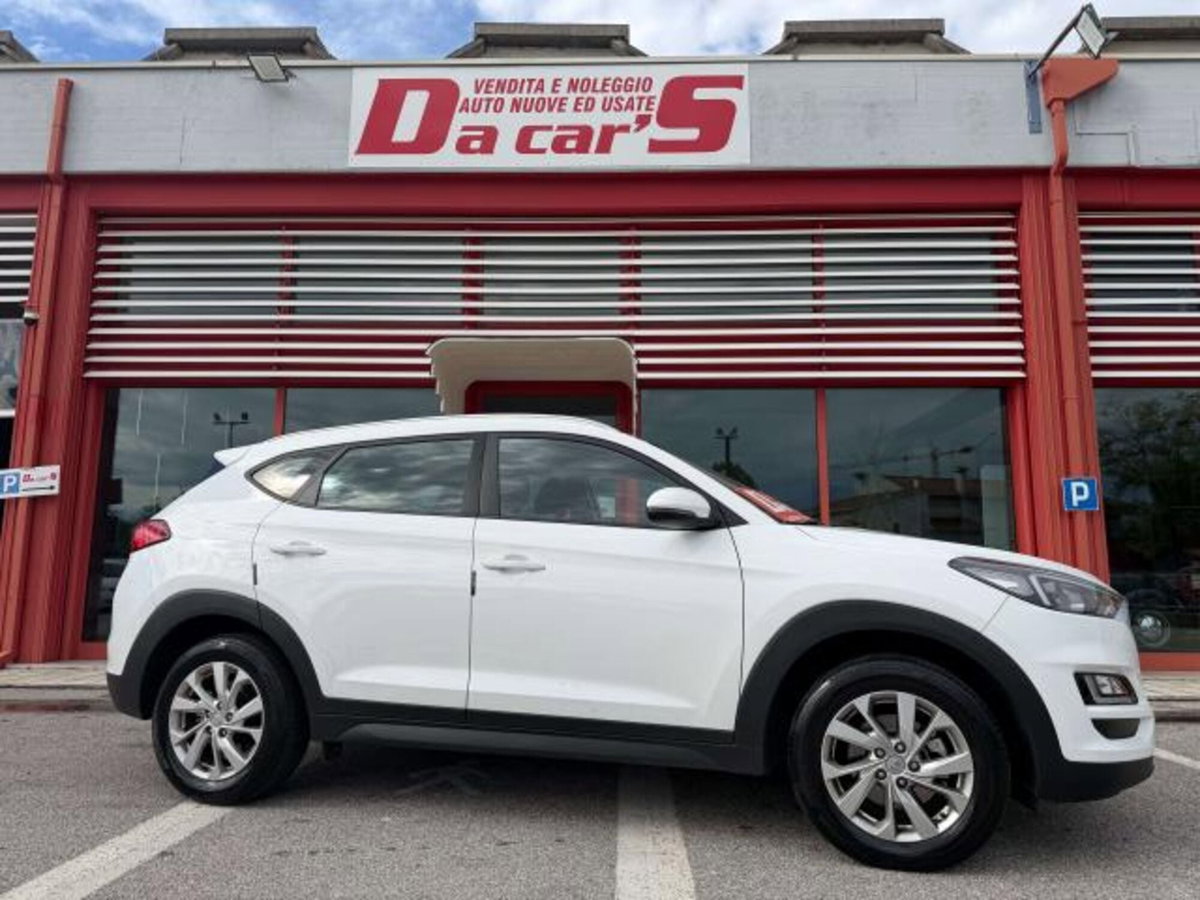 Hyundai Tucson 1.6 crdi Xtech 2wd (10)